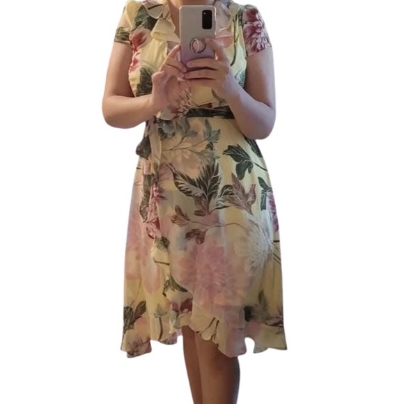 Floral Print Dress in Cream and Pink - Picture 1 of 8